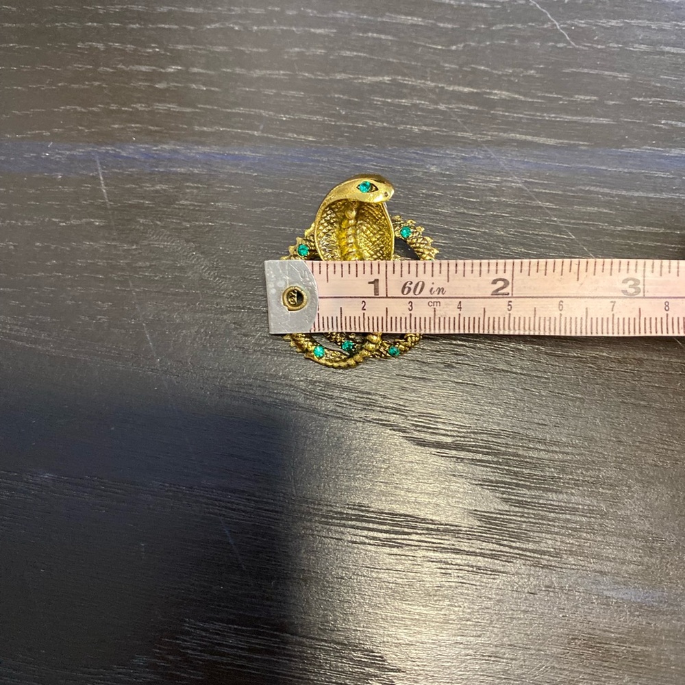Gold snake brooch with green rhinestones - Picture 10 of 10